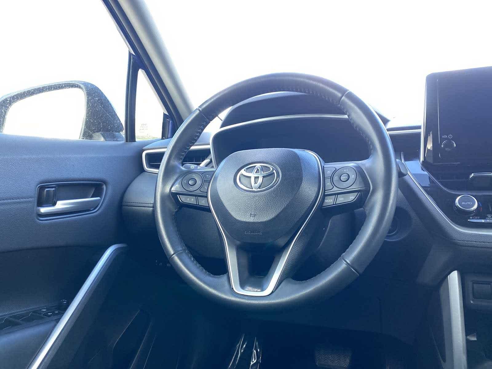 Used 2024 Blue Crush Metallic Toyota XLE image 31