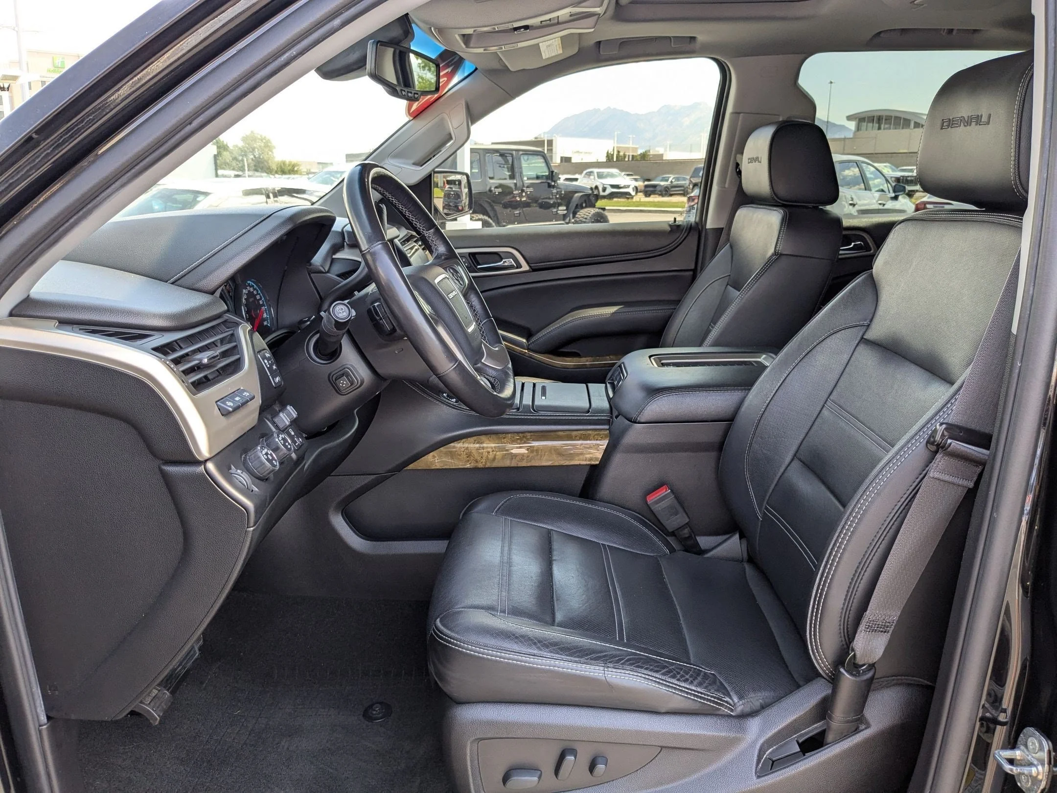 Used 2017 Onyx Black GMC Denali image 24