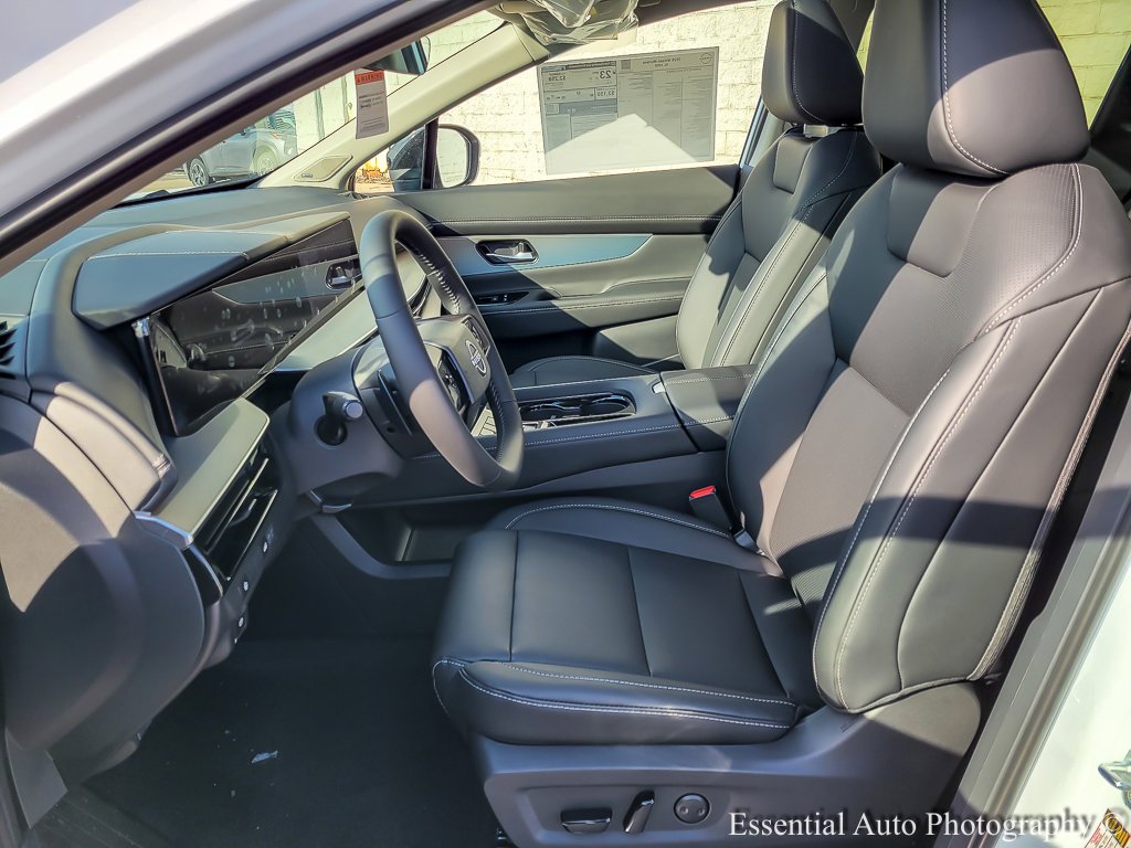 New 2026 Everest White Pearl Tricoat Nissan SL image 8