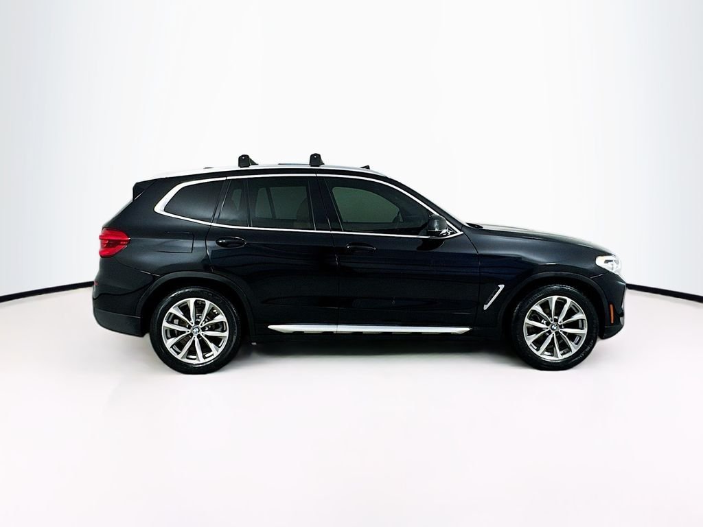 Used 2019 Black Sapphire Metallic BMW sDrive30i image 9