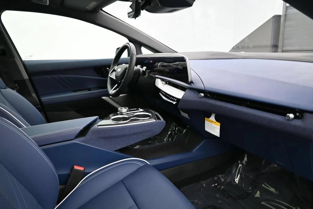 2027 Cadillac OPTIQ Premium Sport - Photo 38