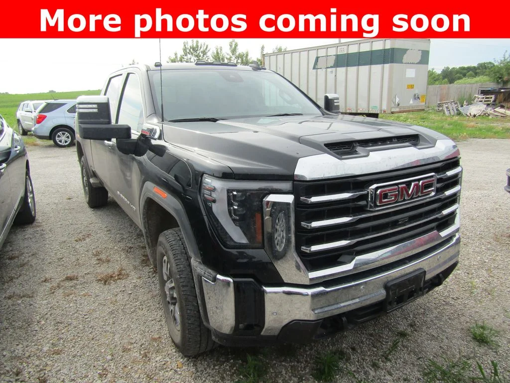 Used 2025 Onyx Black GMC SLT image 7