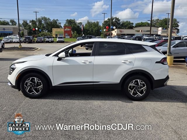 Used 2025 White Kia LX image 4