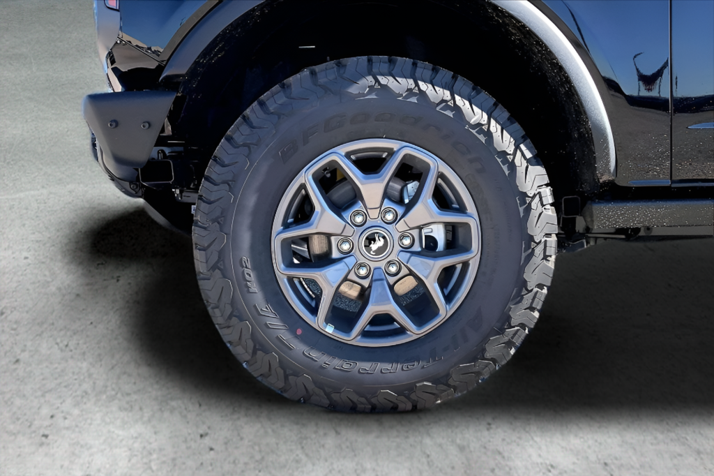 New 2025 Shadow Black Ford Badlands image 19