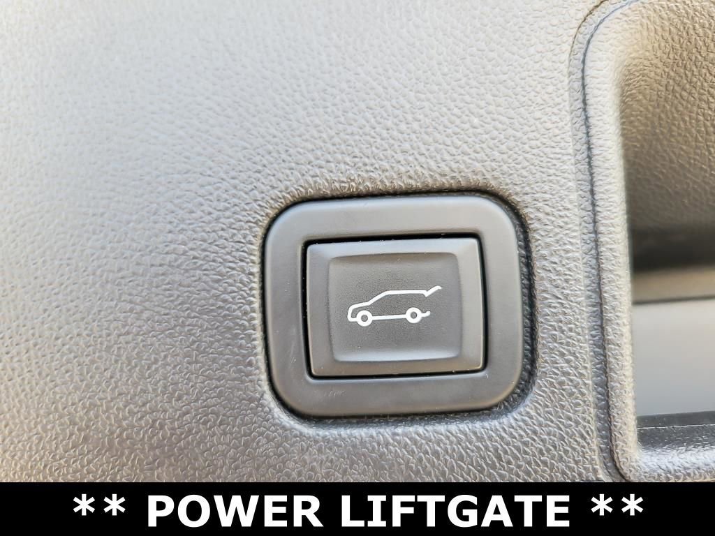 2023 GMC TERRAIN - Image 20