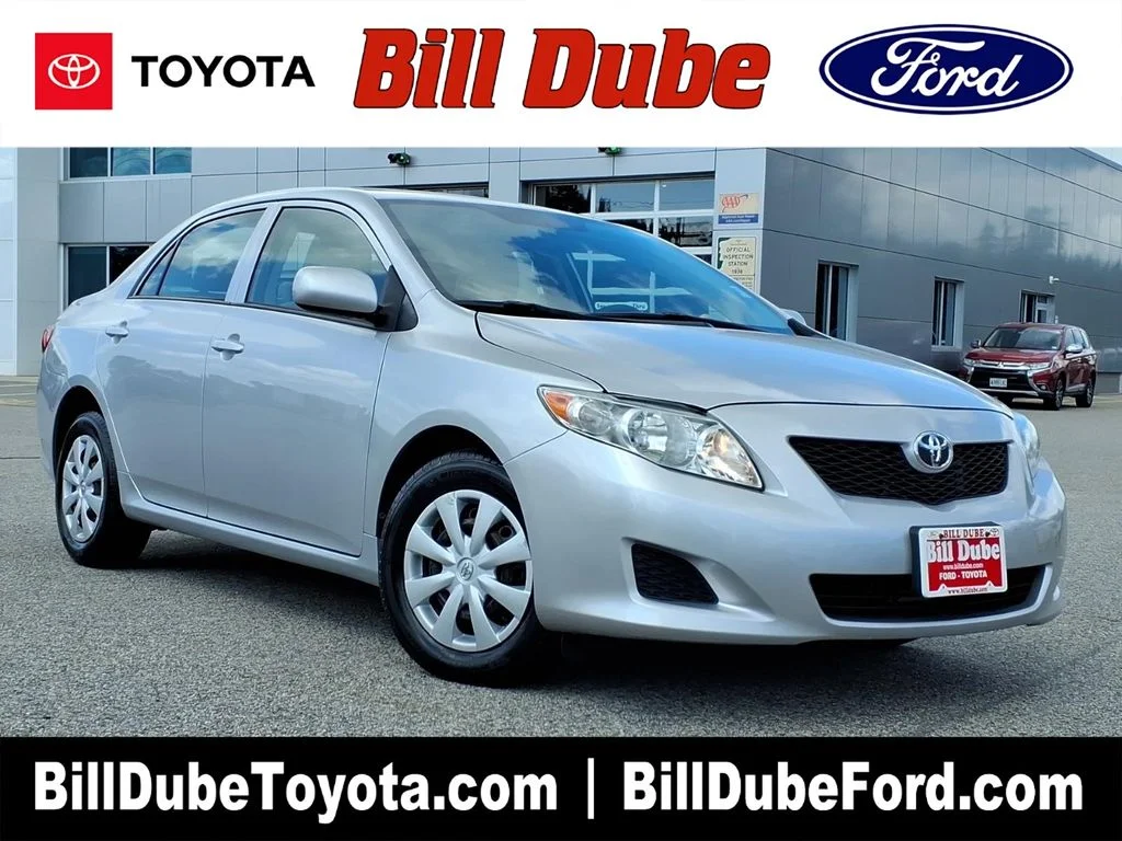 Used 2010 Silver Toyota LE image 1