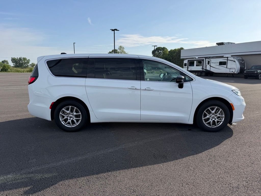 Used 2024 White Chrysler Touring L image 4