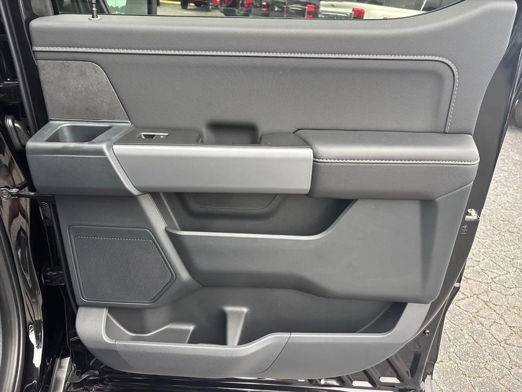 New 2026 Agate Black Metallic Ford XLT image 16