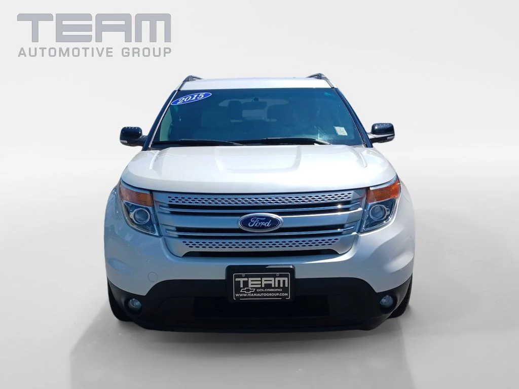 Used 2015 White Ford XLT image 2