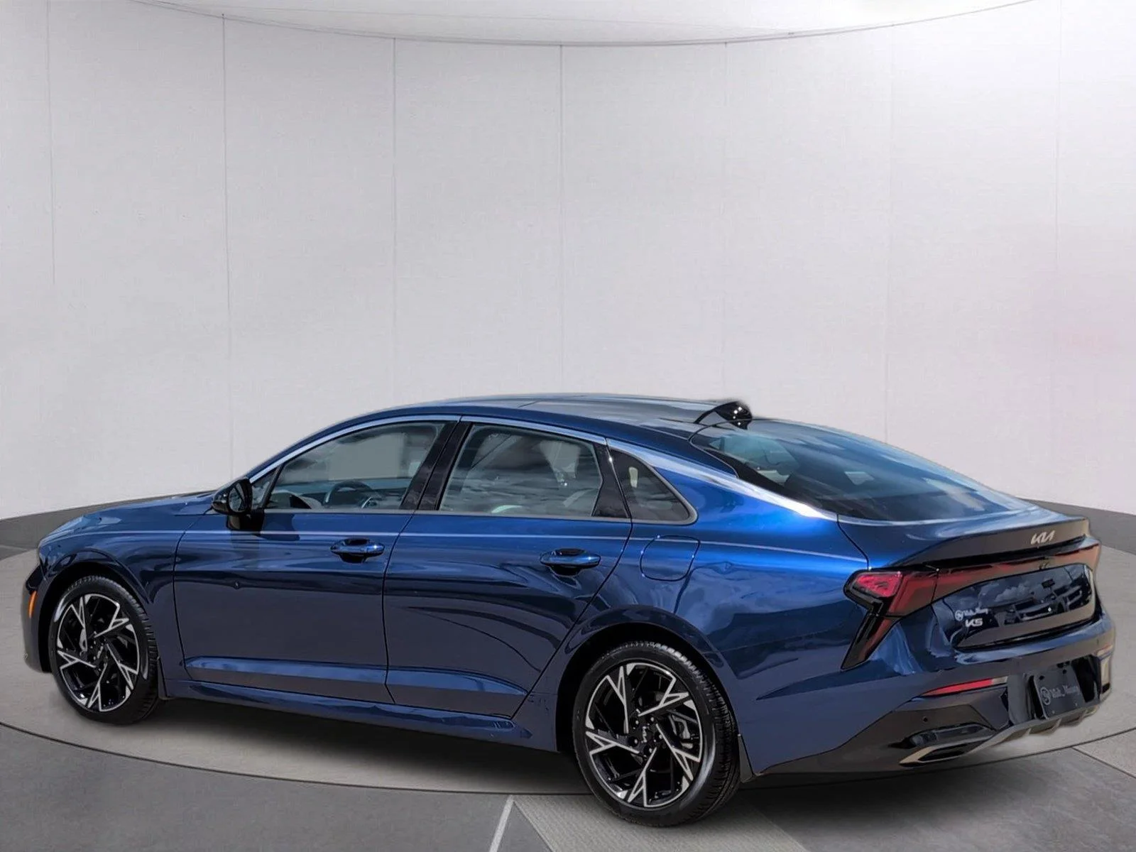 Used 2025 Yacht Blue Kia GT-Line image 3