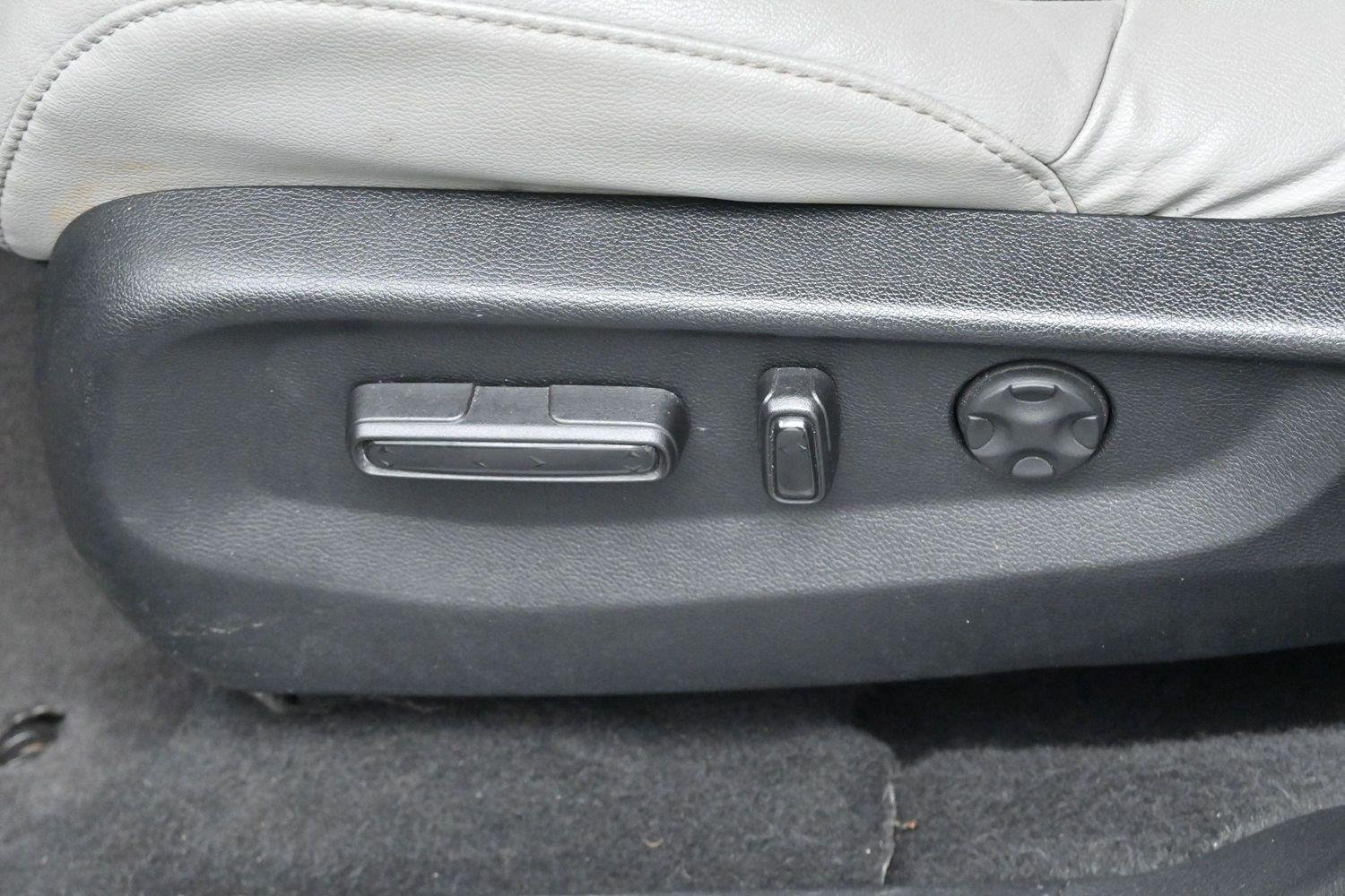 Used 2022 Lunar Silver Metallic Honda EX-L image 15