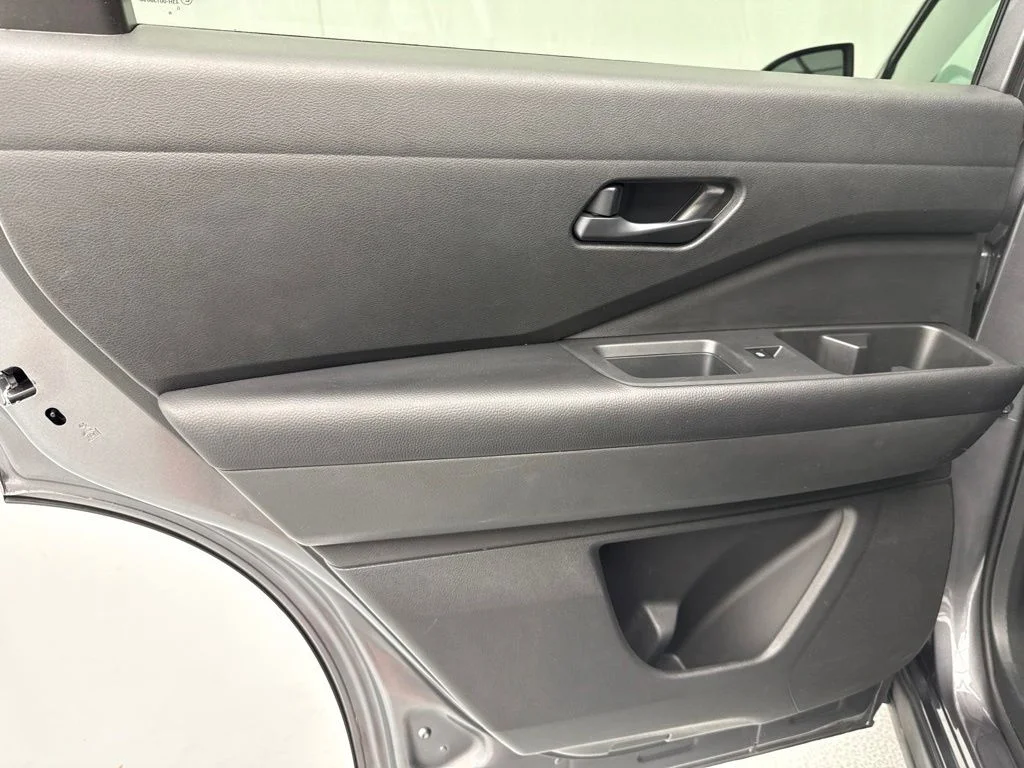 Used 2024 Gray Nissan SV image 16
