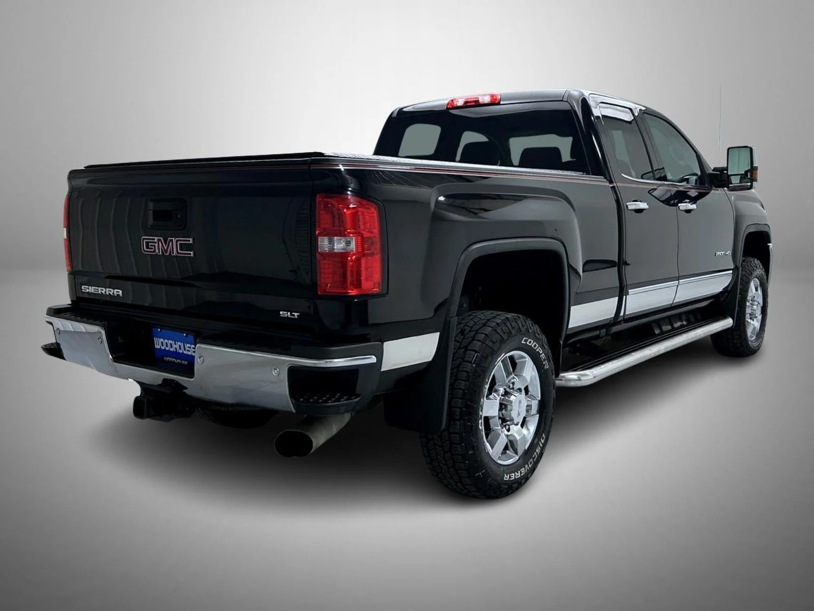 Used 2018 Black GMC SLT image 5