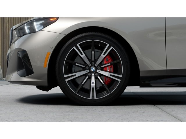 New 2027 Oxide Grey Metallic BMW 530i xDrive image 7