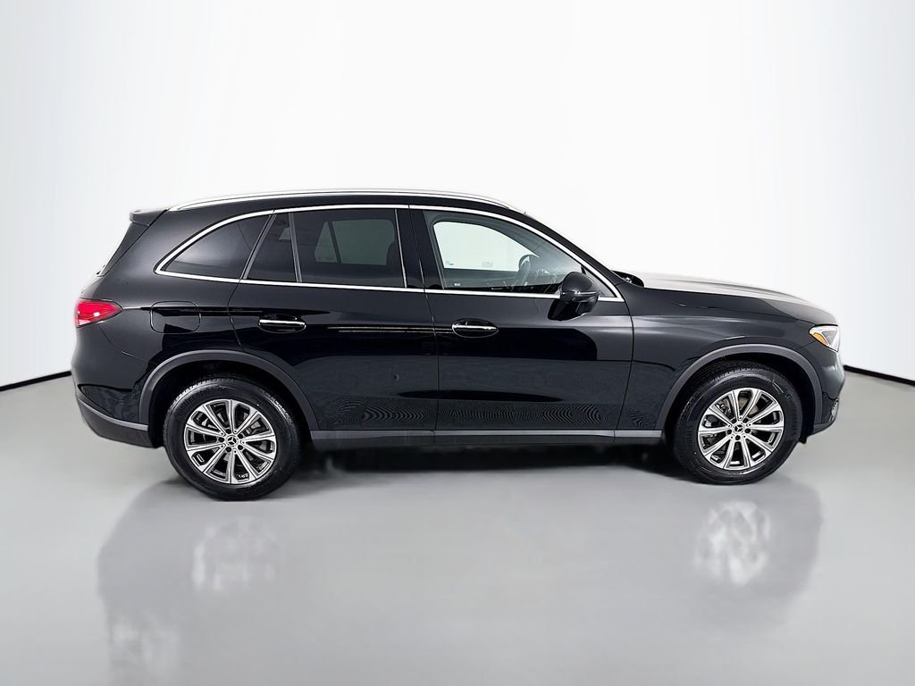 New 2026 Black Mercedes-Benz GLC 300 image 8