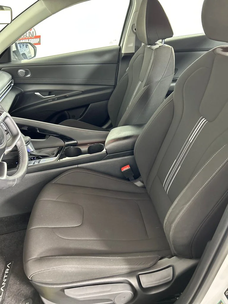 Used 2024 White Hyundai SEL image 12