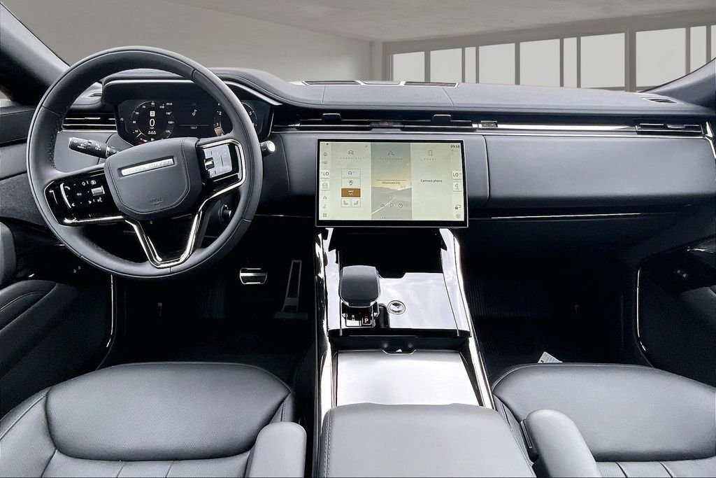 New 2026 Santorini Black LAND ROVER Dynamic SE image 5