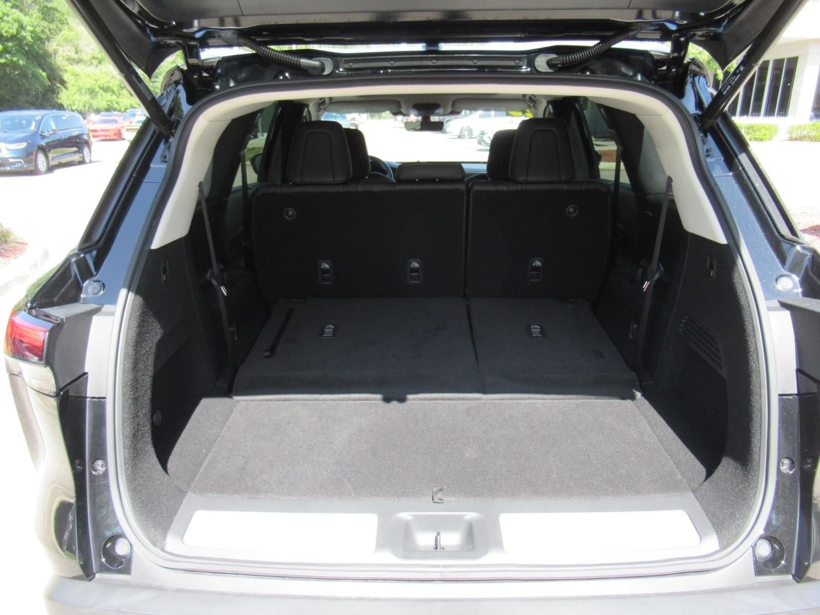 Used 2023 Black INFINITI LUXE image 38