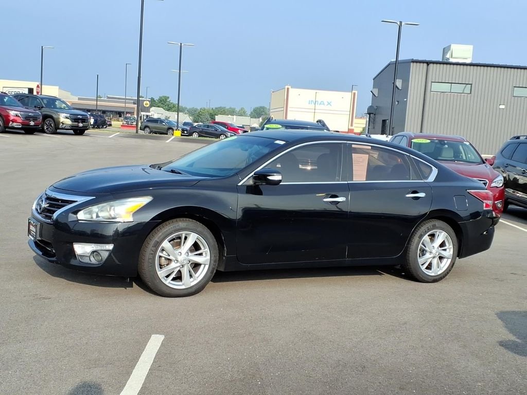 Used 2015 Nissan Altima SV with VIN 1N4AL3AP1FC120167 for sale in Savoy, IL