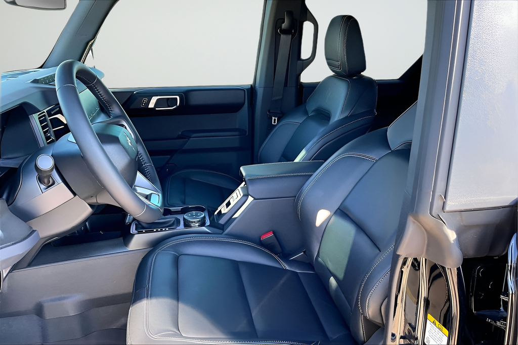 New 2025 Shadow Black Ford Badlands image 10