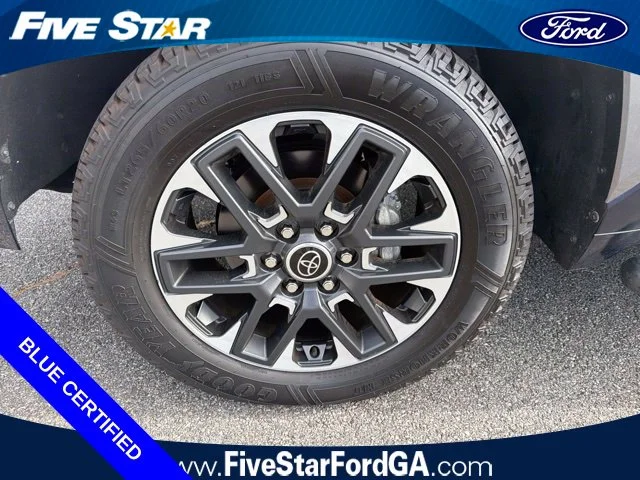 Used 2023  Toyota Limited image 9
