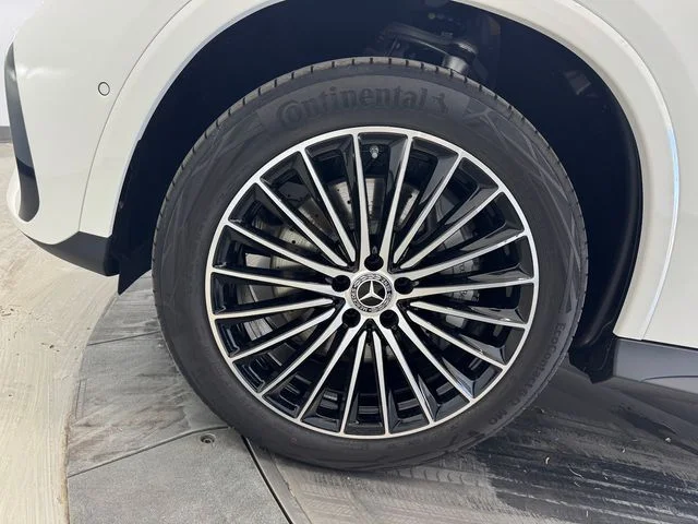 New 2027 Polar White Mercedes-Benz GLC 300 image 10