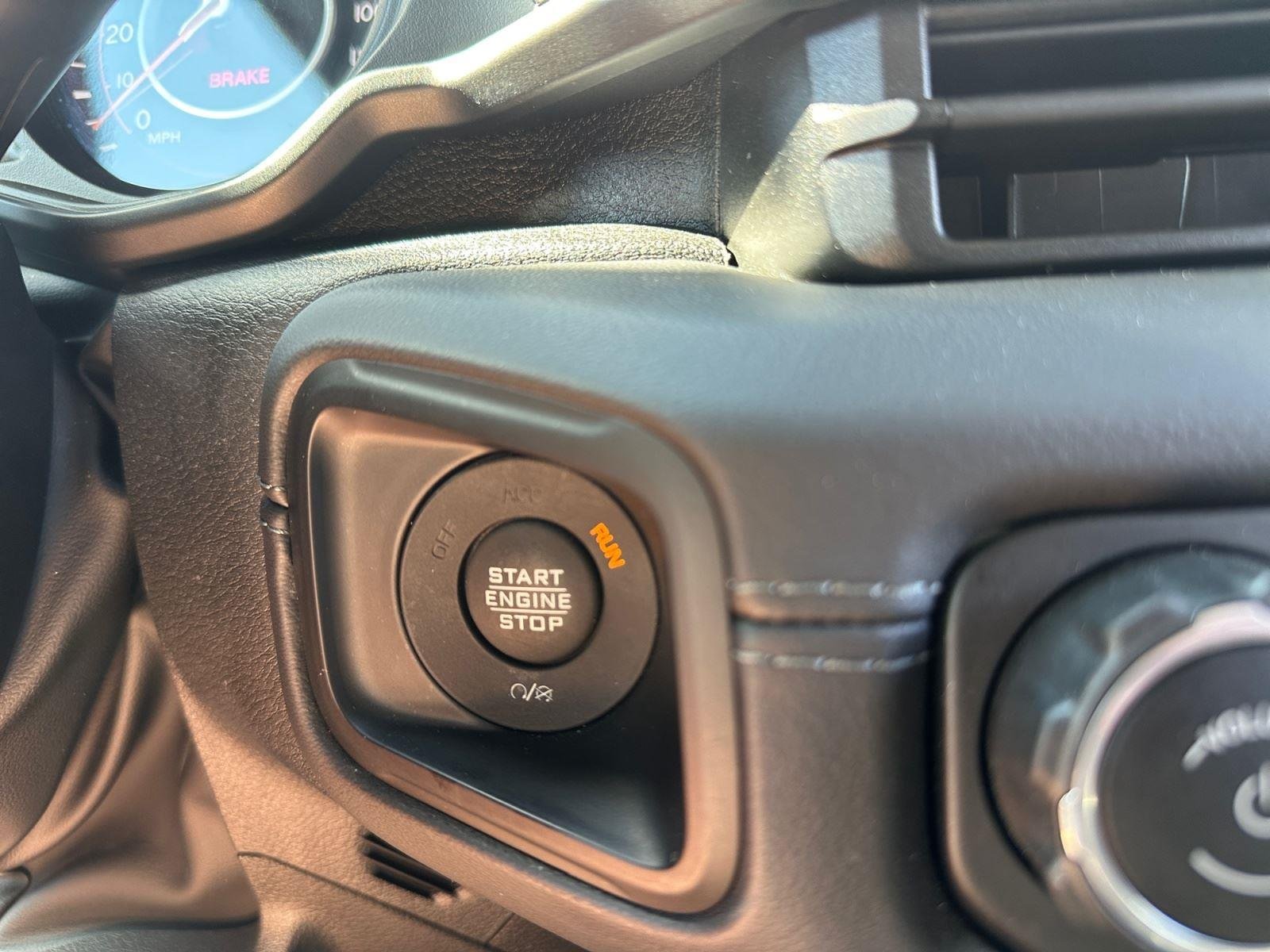 Used 2025 Fathom Blue Pearlcoat Jeep Rubicon image 27