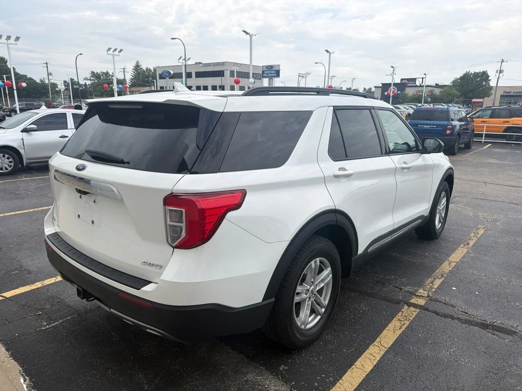 Used 2023 White Ford XLT image 4