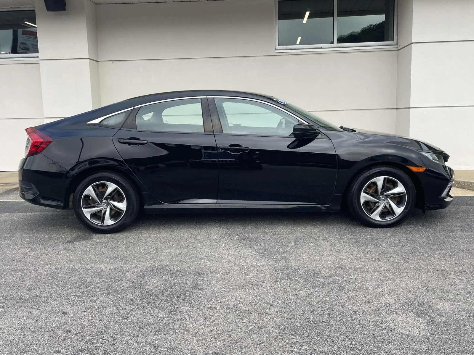 Used 2019 Crystal Black Pearl Honda LX CVT image 2