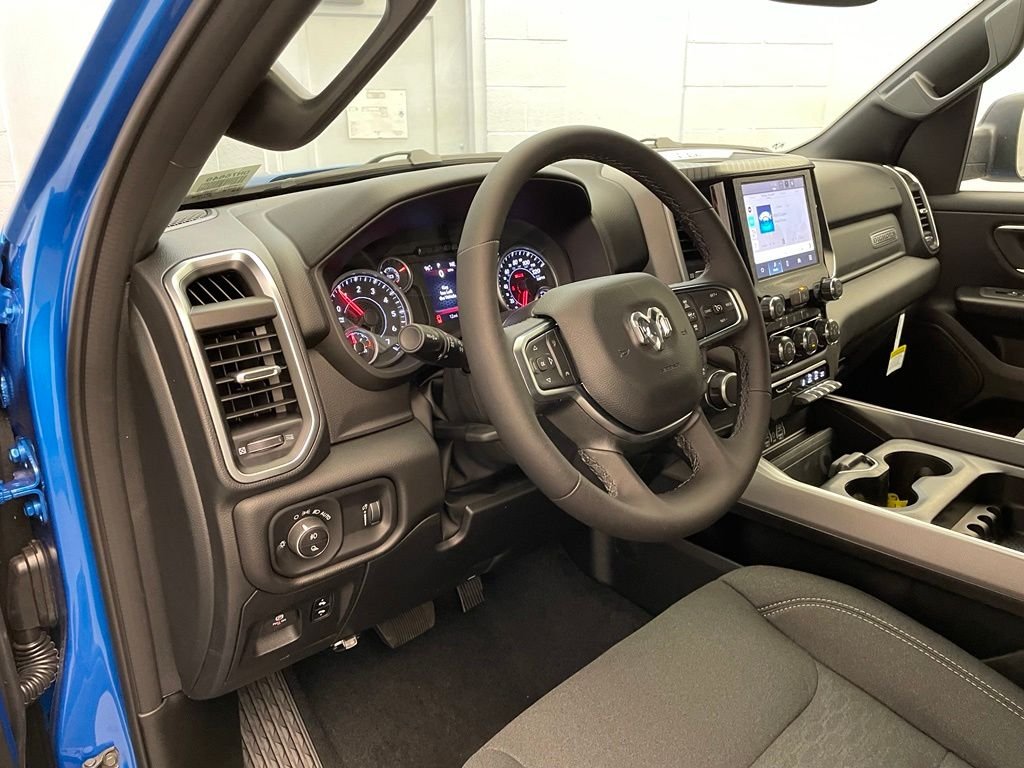 New 2026 Hydro Blue Pearlcoat RAM Big Horn/Lone Star image 14