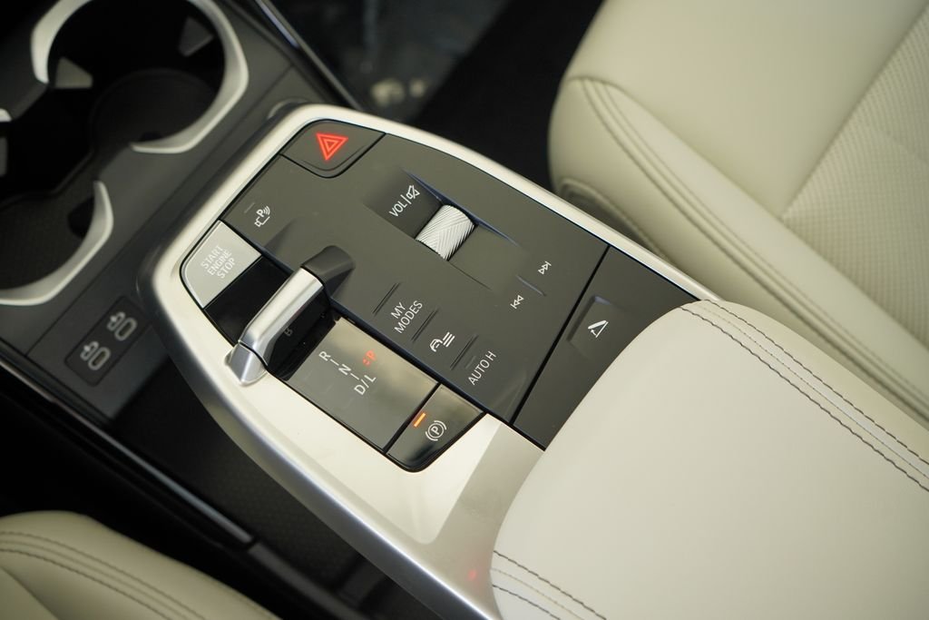 Used 2026 Alpine White BMW xDrive28i image 18