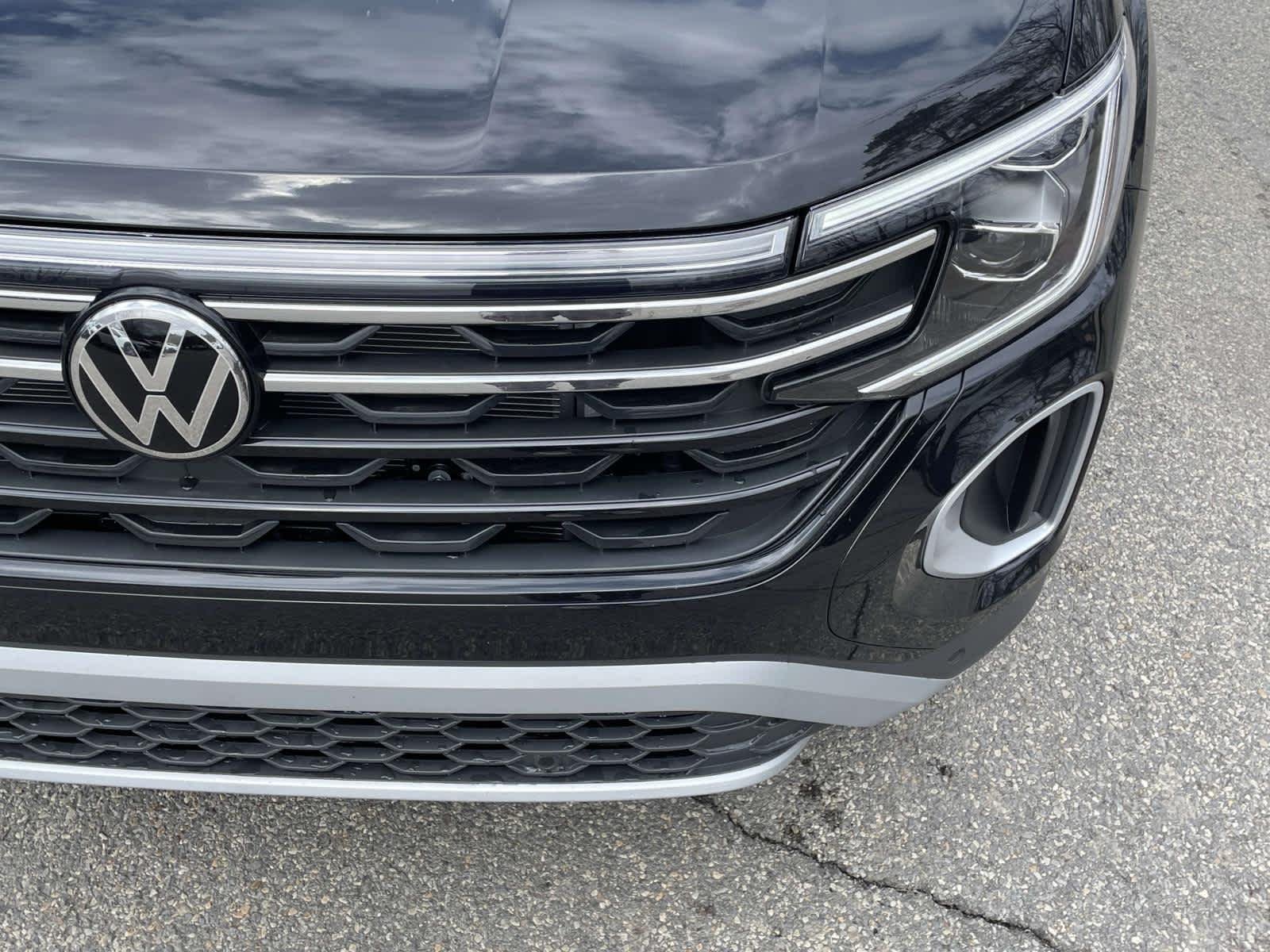 New 2026 Deep Black Pearl Volkswagen 2.0T Peak Edition image 9