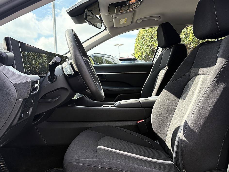 Used 2025 Aero Silver Hyundai SEL image 9