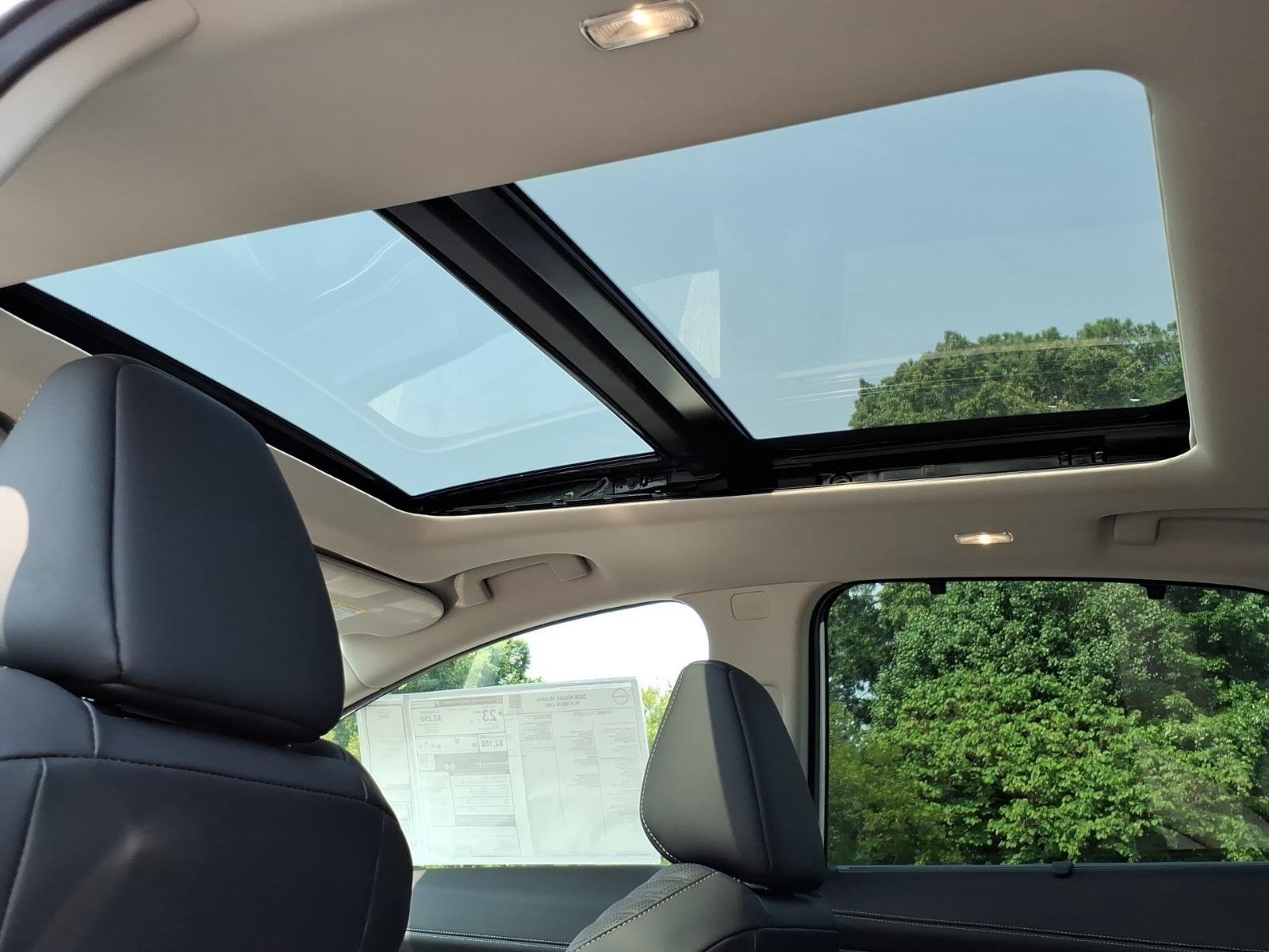 New 2026 Everest White Pearl TriCoat / Super Black Two-tone Nissan Platinum image 10