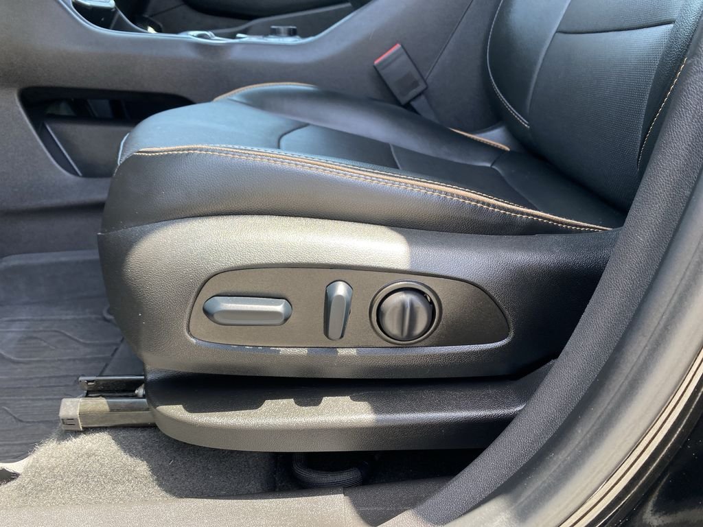 Used 2023 Ebony Twilight Metallic GMC AT4 image 17