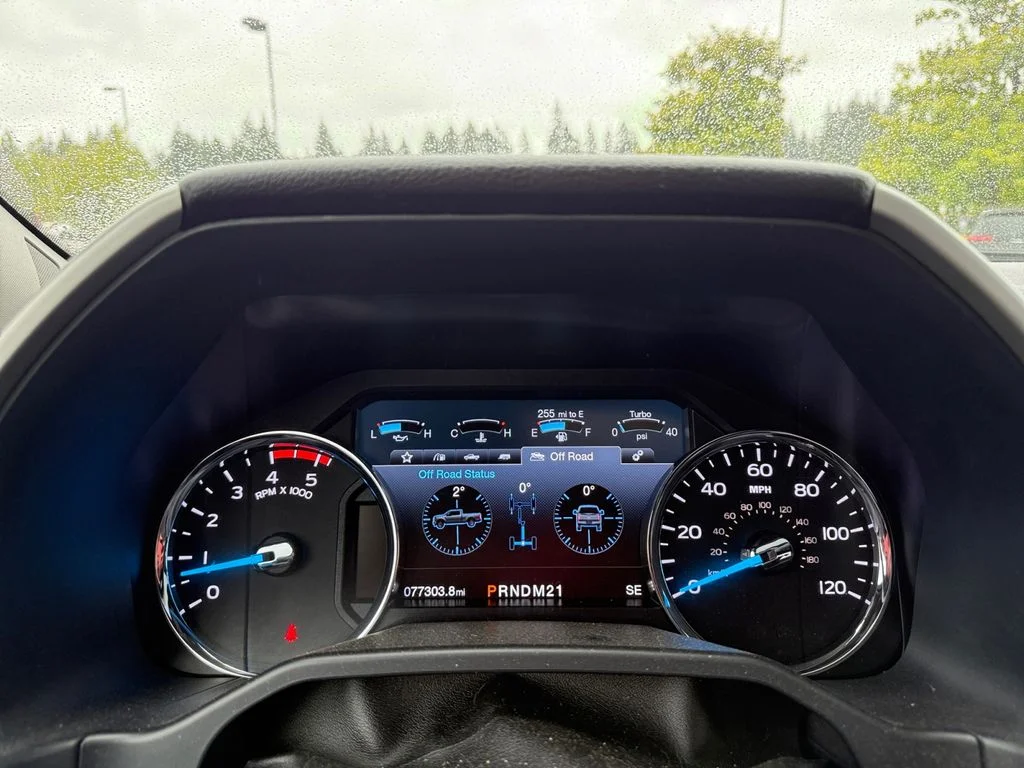 Used 2017  Ford Lariat image 15