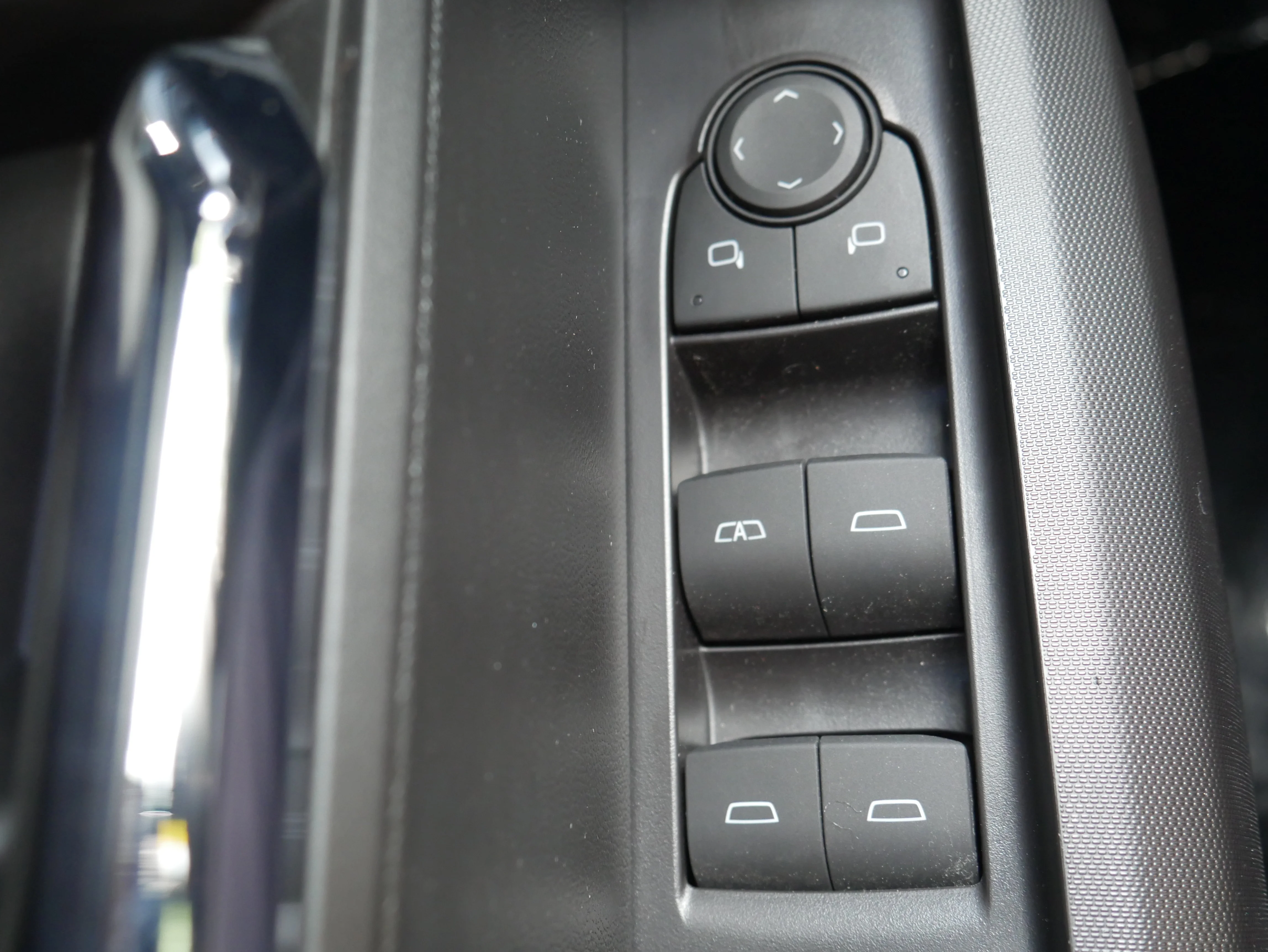 2024 Chevrolet Colorado LT - Photo 28