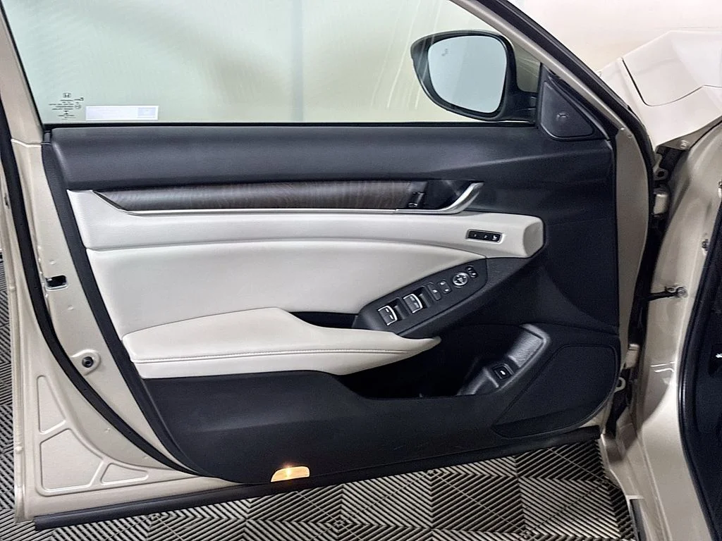 Used 2019 Gold Honda Touring image 10