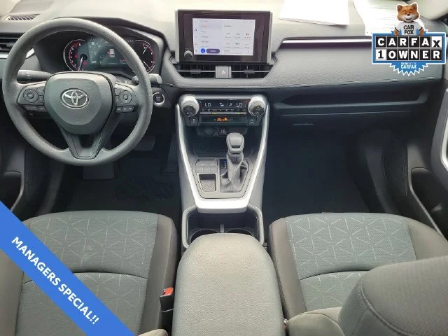 2025 Toyota RAV4 XLE - Photo 14