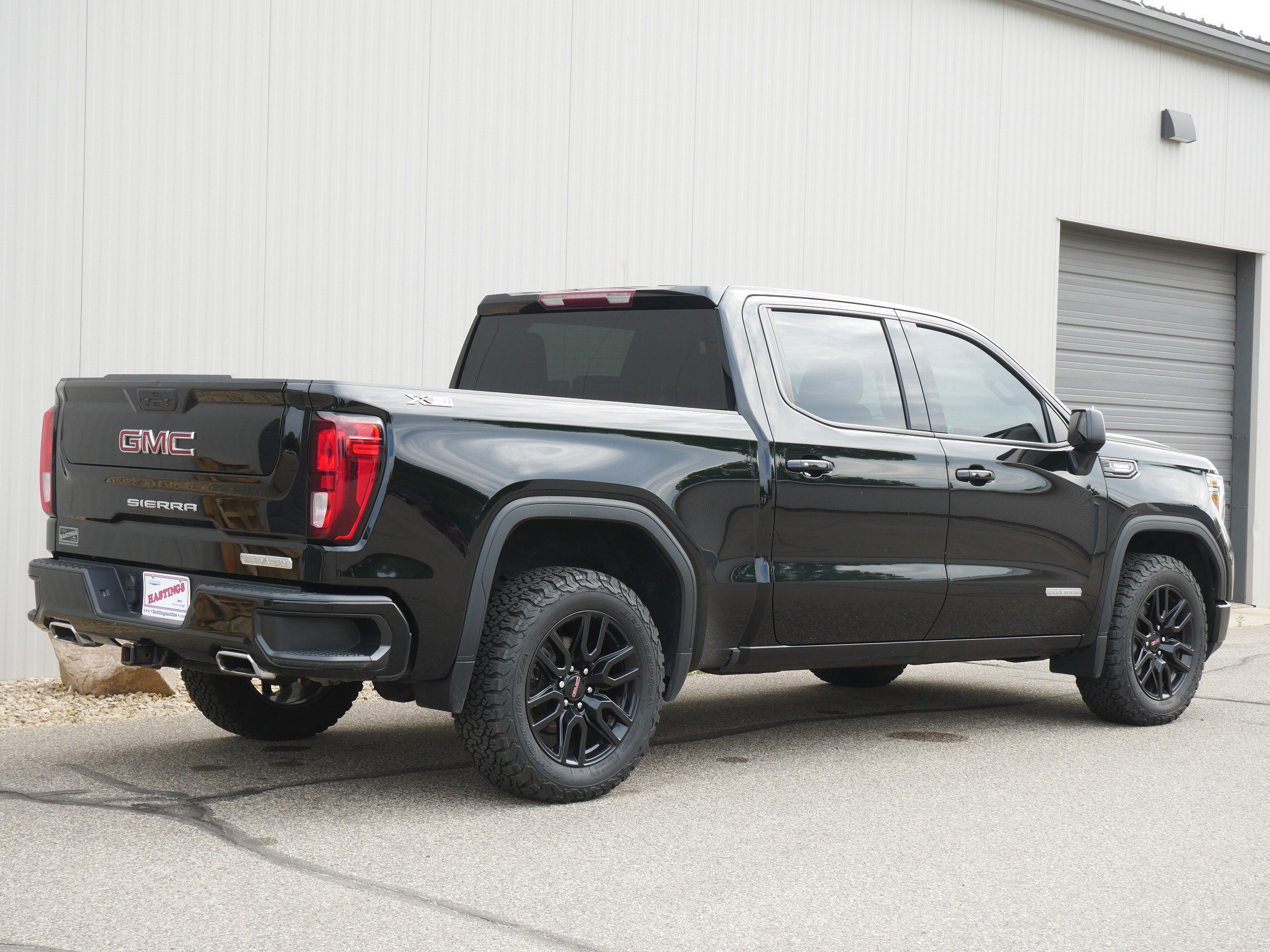Used 2021 Onyx Black GMC Elevation image 5