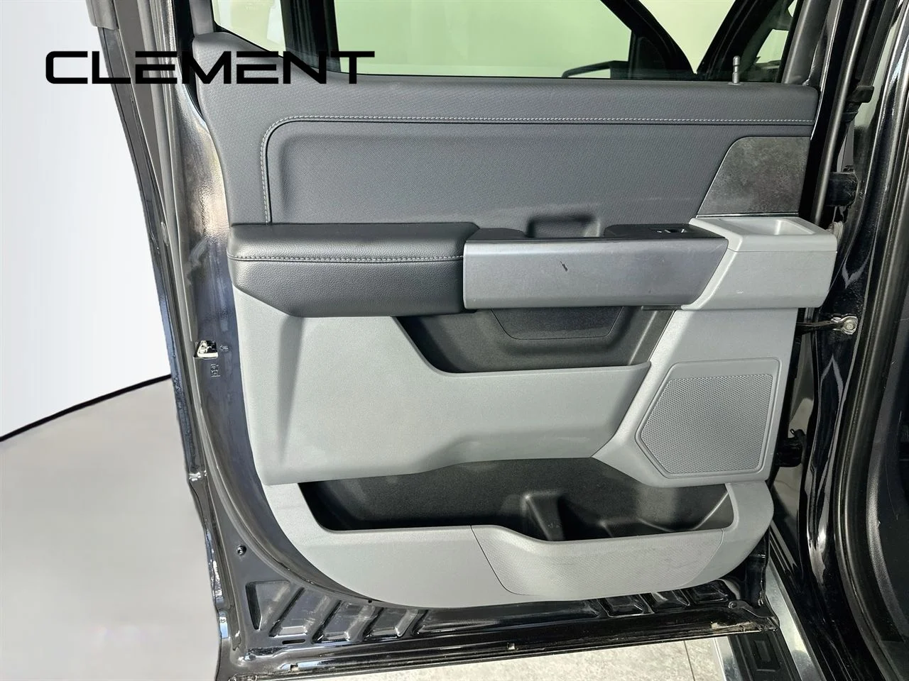Used 2024 Black Ford XLT image 29