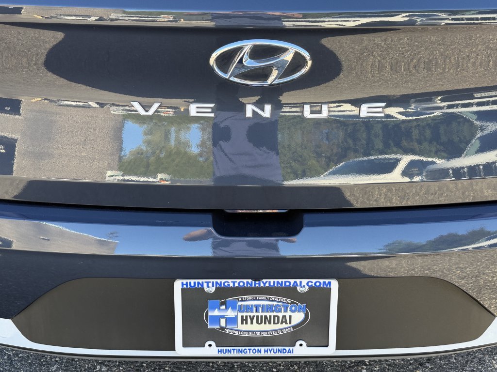 Used 2023 White Hyundai Limited image 33