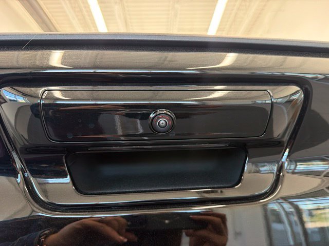New 2027 Diamond Black Crystal Pearl-Coat Exterior Paint RAM Laramie image 6