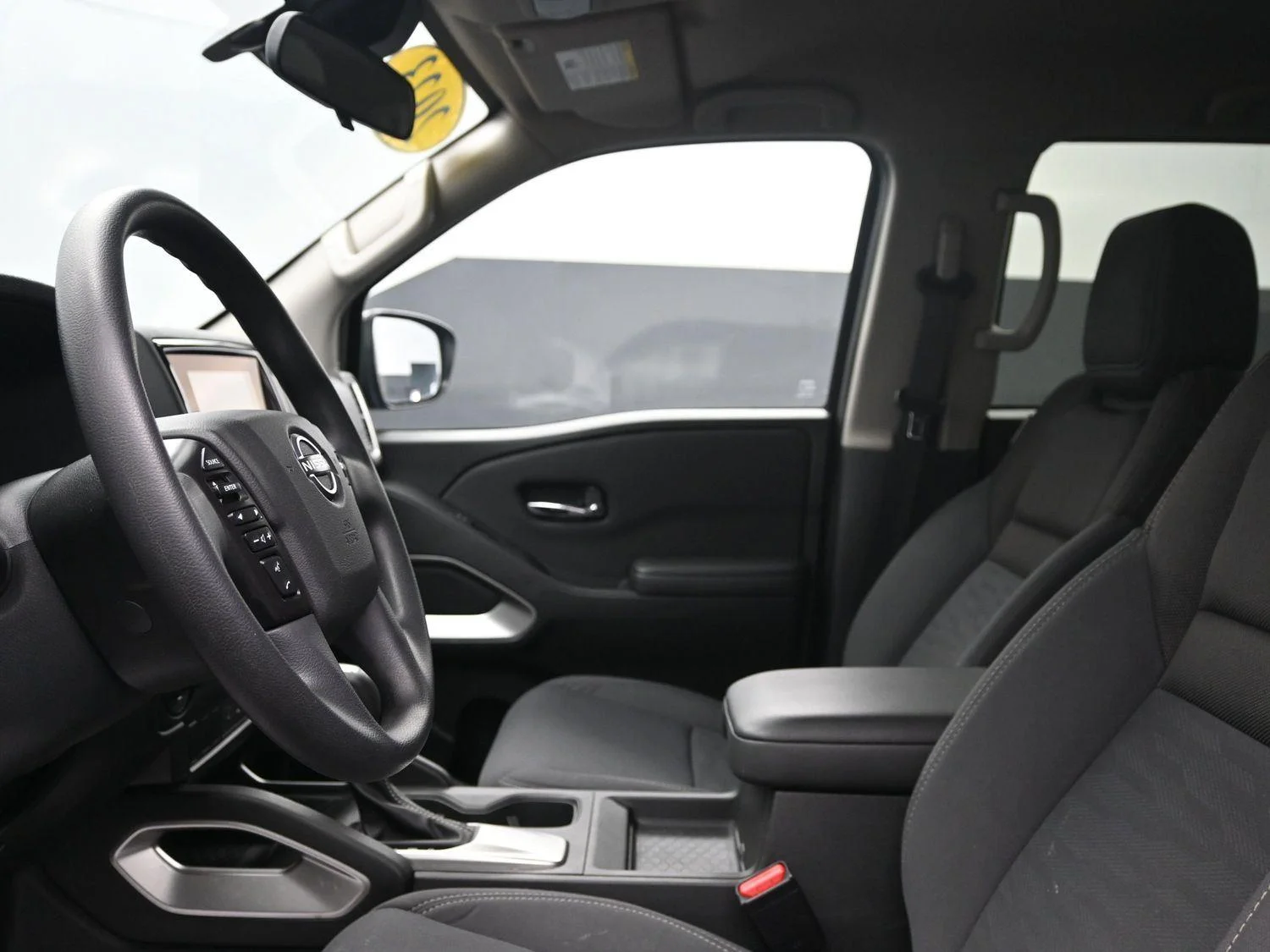 Used 2023  NISSAN  image 15