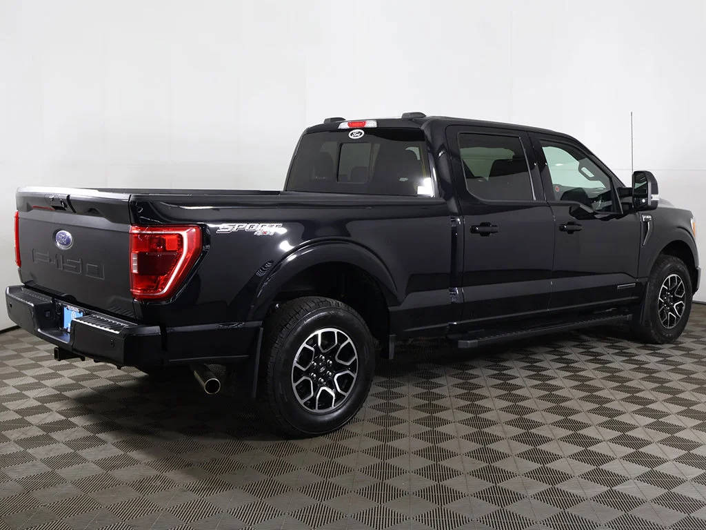 Used 2022 Agate Black Metallic Ford XLT image 12