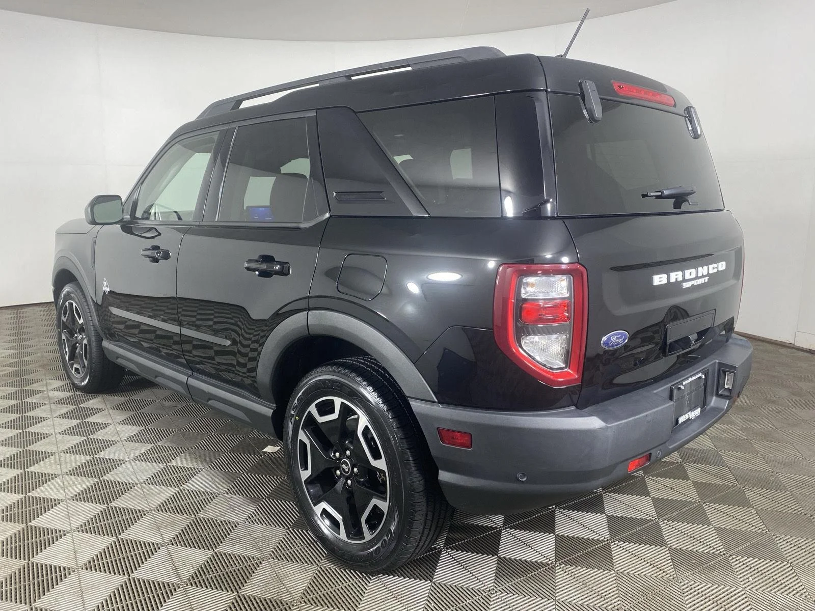 Used 2021 Shadow Black Ford Outer Banks image 5