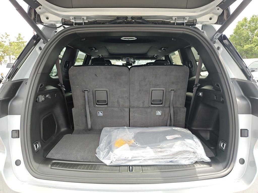 New 2026 Silver Zynith Exterior Paint Jeep Limited Reserve image 34