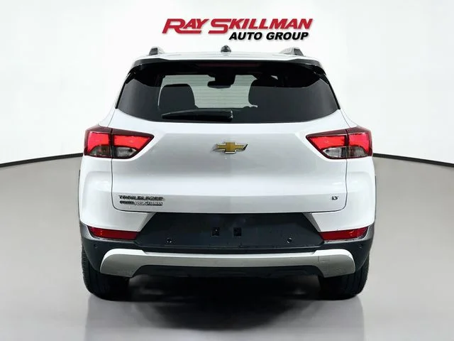 Used 2022 White Chevrolet LT image 6