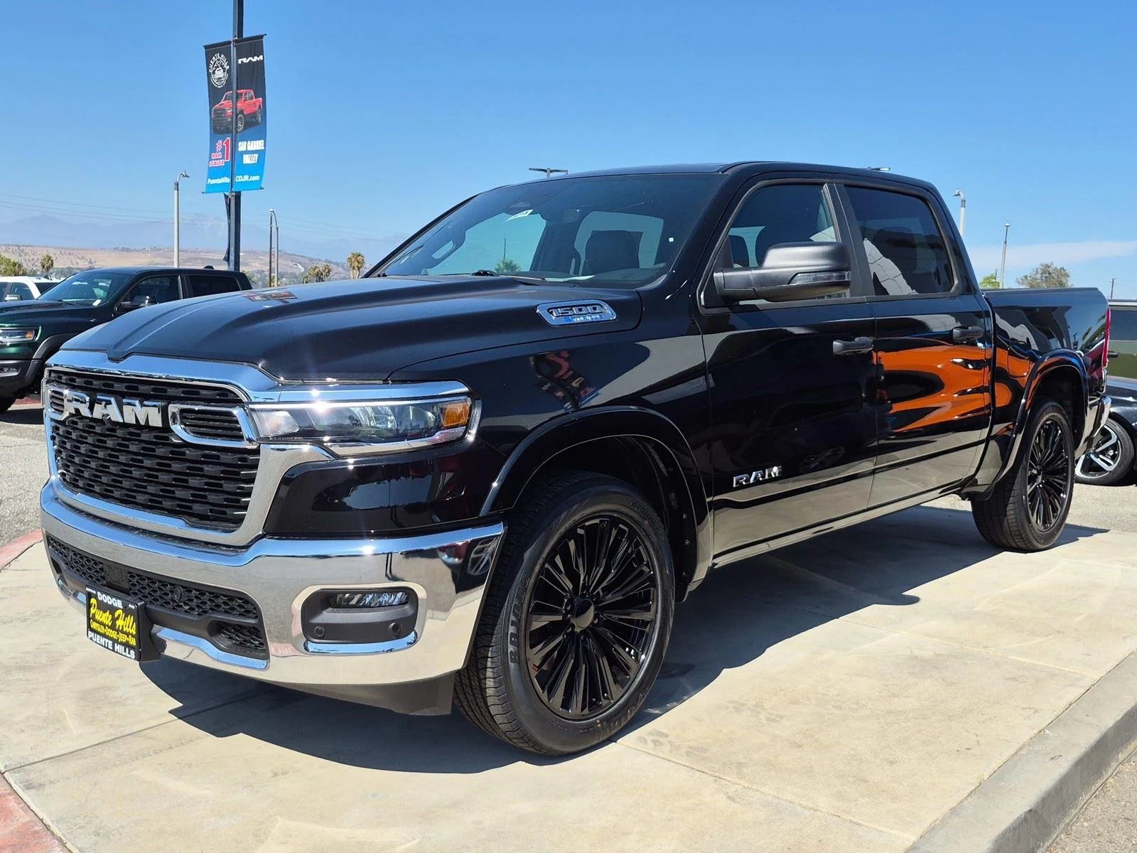 New 2026 Diamond Black Crystal Pearl-Coat Exterior Paint RAM Big Horn image 3