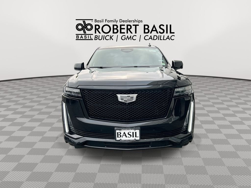 Used 2022 Black Cadillac Sport image 3